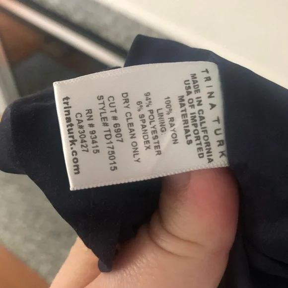 ⭕️ PRICE FIRM Trina Turk Floral Halter Dress with Bold Colors Size 2 - Picture 4 of 4